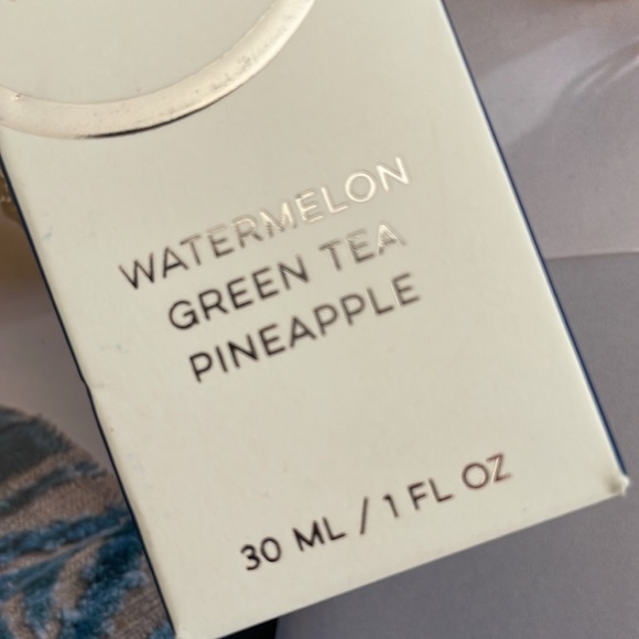 •Clean Skin Club• Vitamin C Brightening Booster - Picture 7 of 9